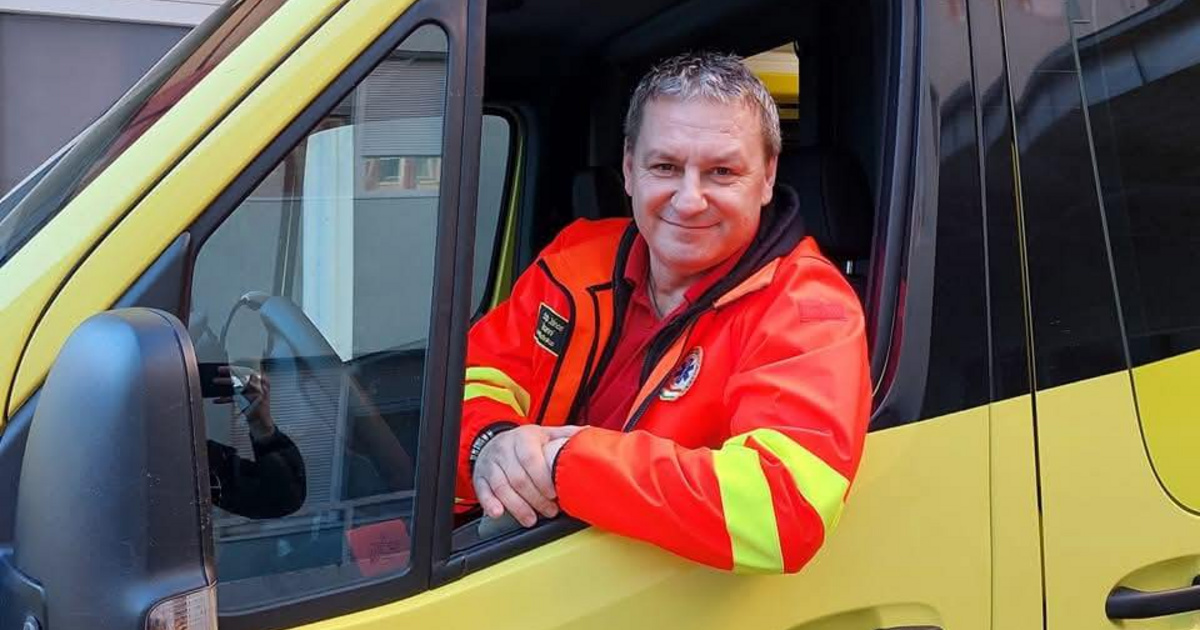 Szabadnapos mentő mentett meg egy édesanyát és két gyermekét