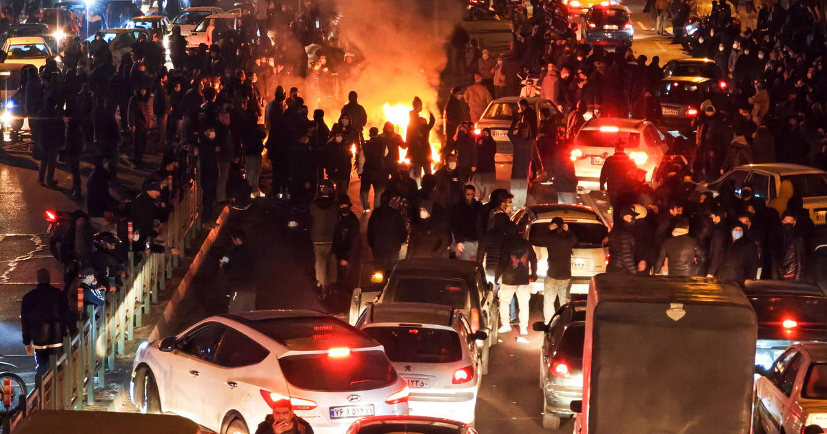 Az éjjel, amikor minden elsötétült és vérben úsztak az utcák – civilek szólaltak meg az erőszakos iráni tüntetésekről