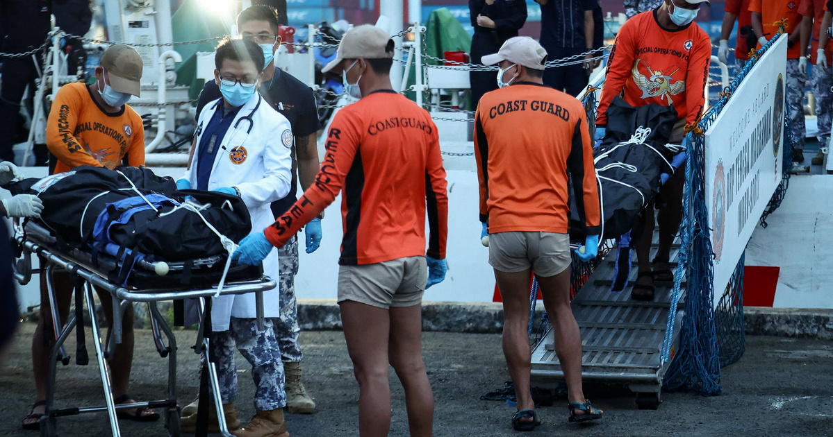 Több mint 350 emberrel elsüllyedt egy komp a Fülöp-szigeteknél, többen meghaltak