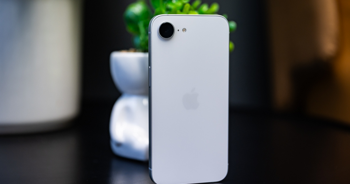 Napokon belül egy teljesen új iPhone-nal rukkolhat elő az Apple