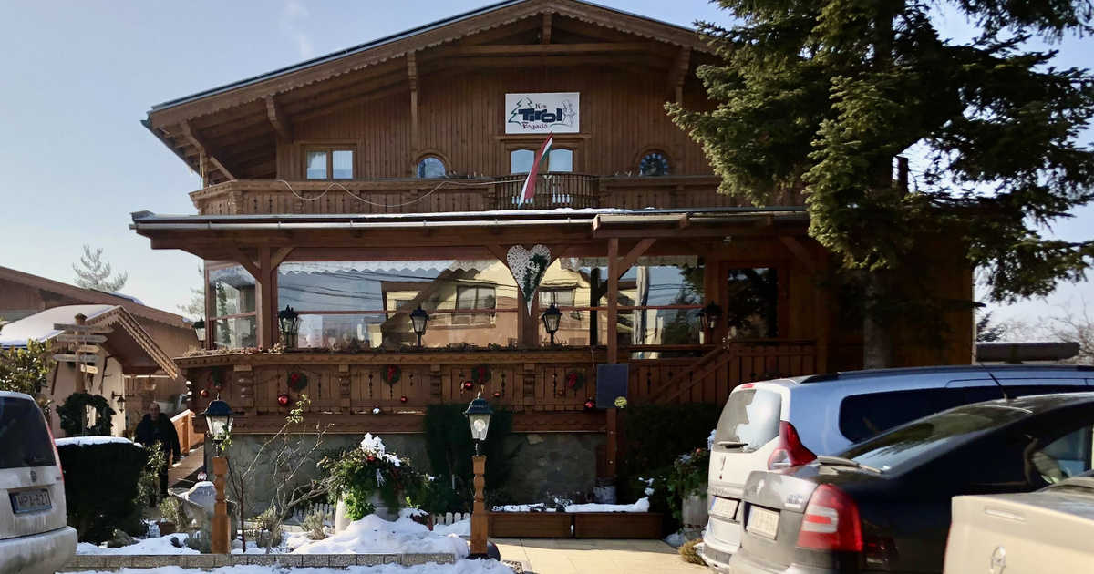 Kis Tirol nagy bendőjűeknek, a csülök és a smarni után a mentő visz el