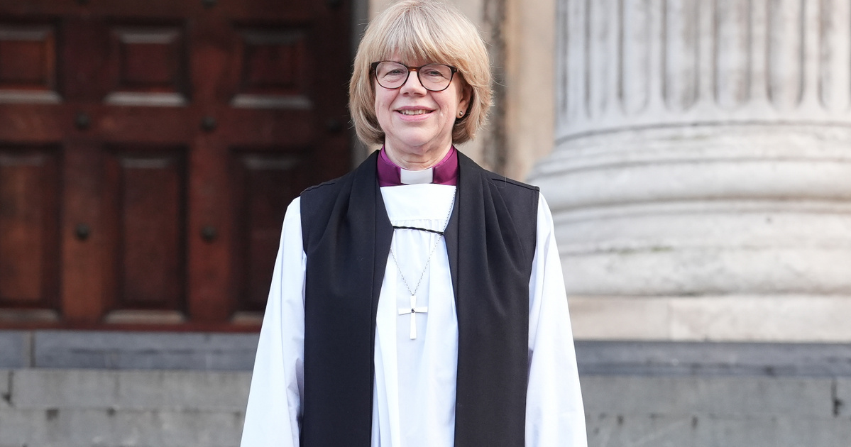 Ápolónőként dolgozott, majd húsz évvel később az anglikán egyház első női vezetője lett Sarah Mullally