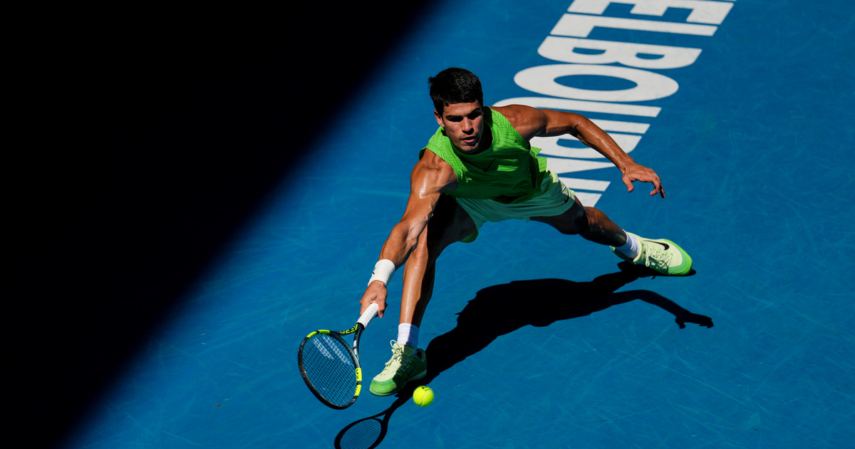 Kétszettes előnyről került Alcaraz torkára a kés, mégis döntőt játszhat Melbourne-ben