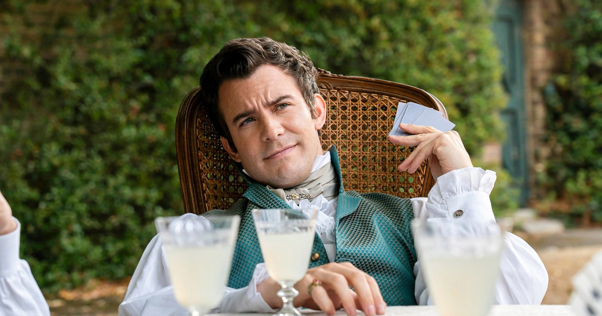 A Bridgerton család Benedictjét ezzel a kolléganőjével hozták hírbe: a sármos Luke Thompsonért bolondulnak a nők