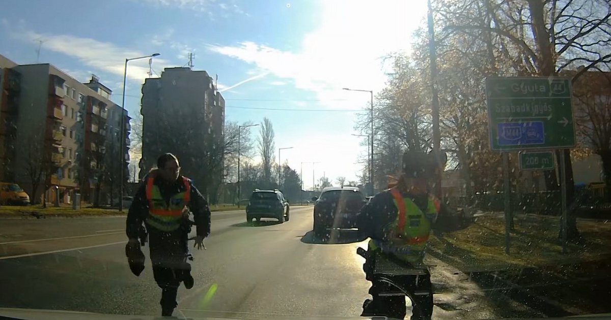 Áthajtott a piroson, majd rendőrök elől menekült egy autós Békéscsaba belvárosában