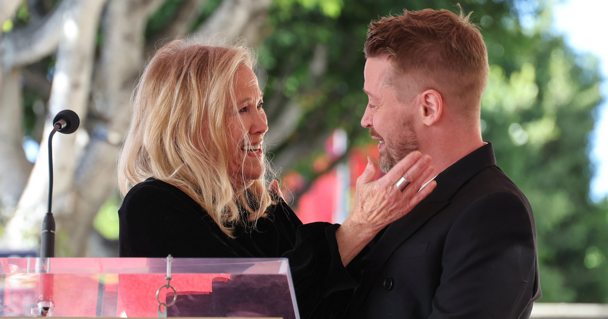 „Mama. Azt hittem még van időnk” – Macaulay Culkin megható üzenetben búcsúzott Catherine O’Harától