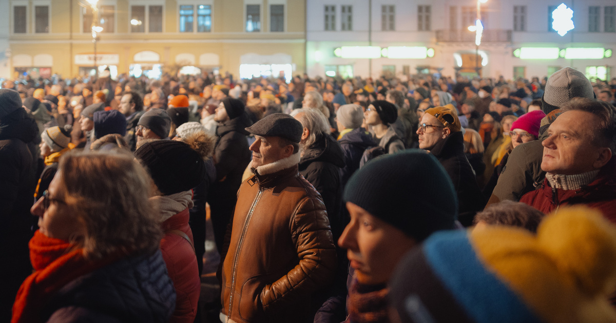 Magyargyalázó törvény ellen tüntettek Pozsonyban: Fico kérjen bocsánatot a felvidéki magyaroktól