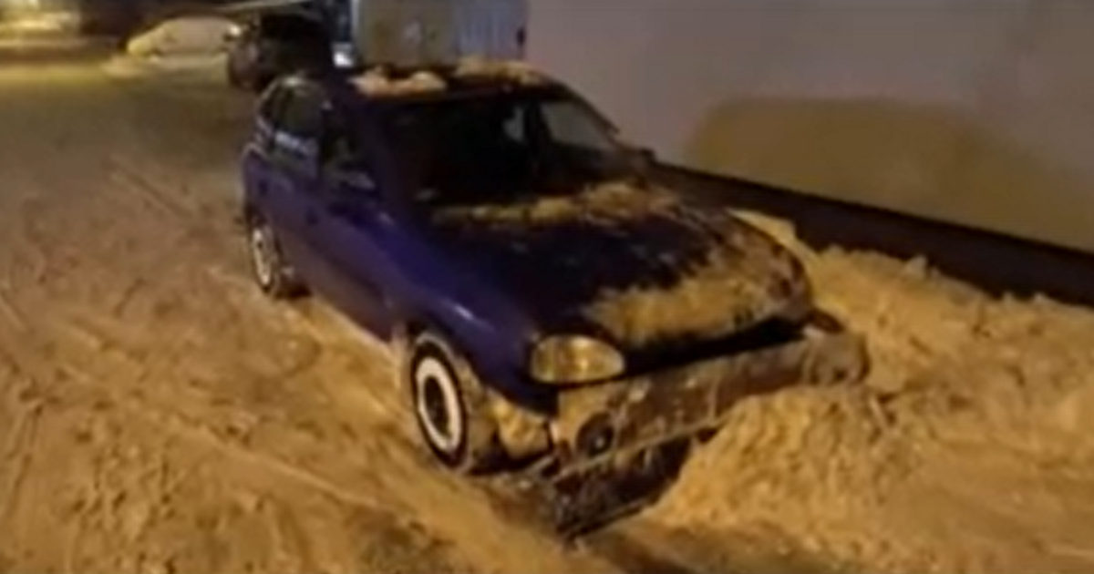 Raklapból eszkábált hókotróval mehetett az útra a Heves vármegyei polgármester, eljárás indult az ügyben