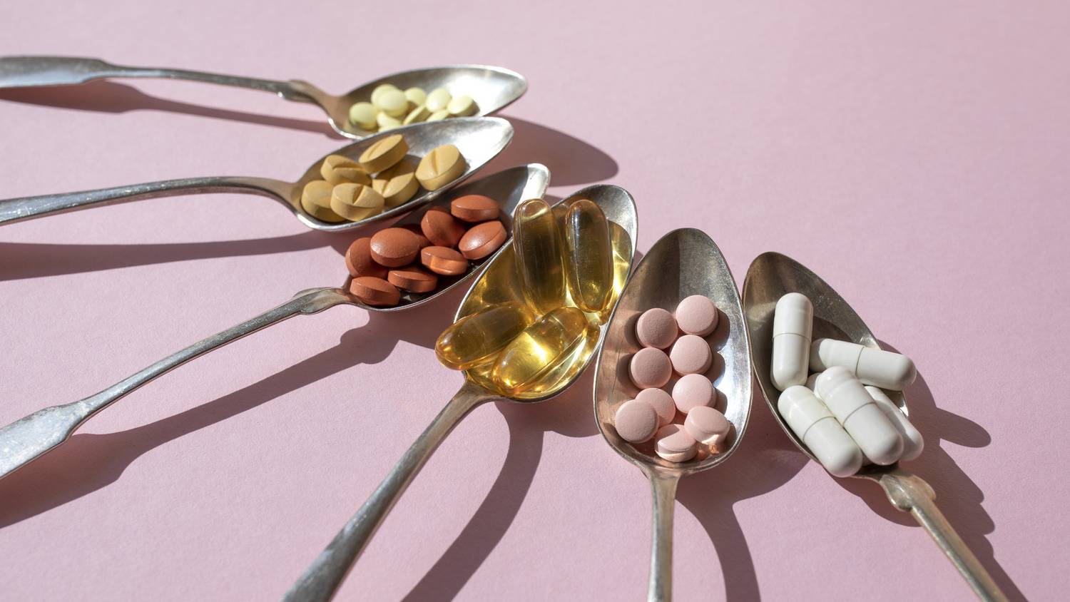 Nem javasolt kombinálni reggel ezt a két vitamint: komoly következményekkel járhat