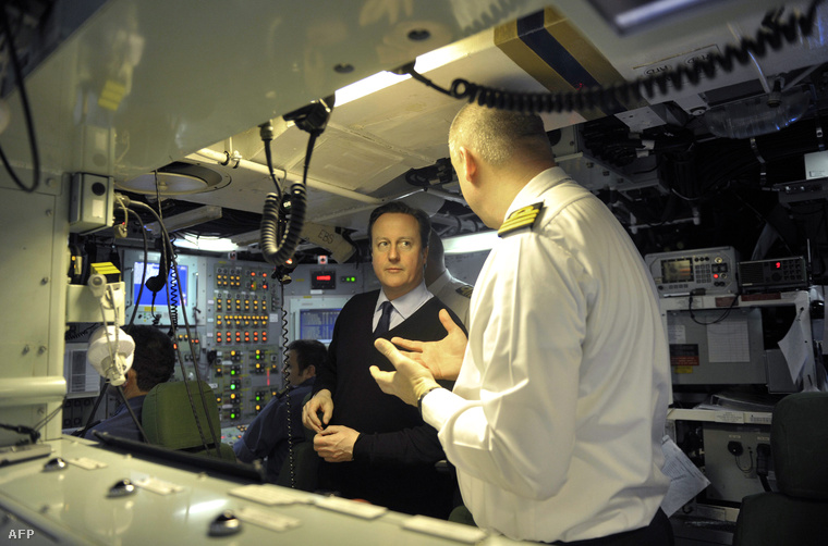David Cameron egy HMS tengeralattjárón