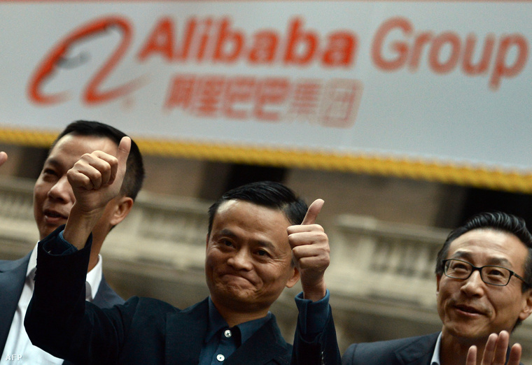 Jack Ma, az Alibaba alapítója (középen)