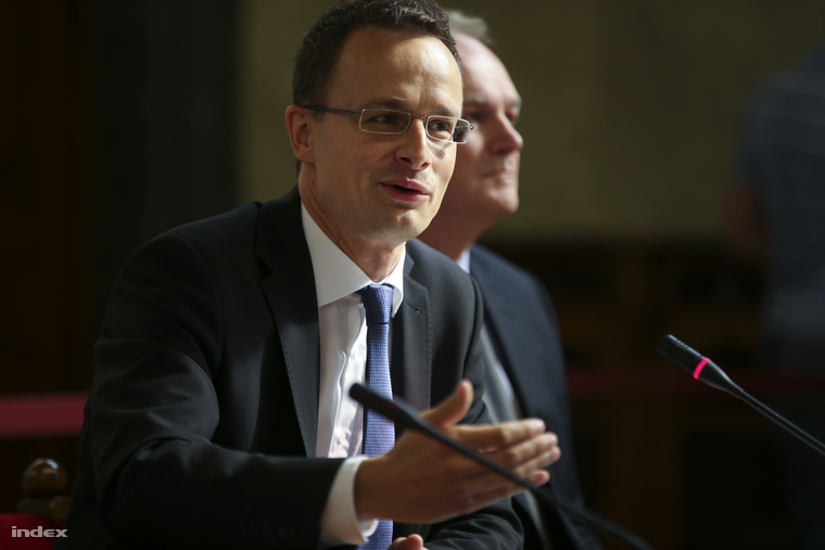 Szíjjártó Péter külgazdasági és külügyminiszter-jelölt kinevezés előtti meghallgatása az Országgyűlés külügyi, európai ügyek, gazdasági és nemzeti összetartozás bizottságának együttes ülésén, 2014. szeptember 20-án.