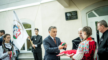 De miért ment péntek este Orbán Viktor Bukarestbe?