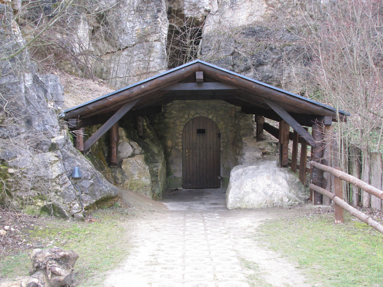 A Pálvölgyi-barlang lejárata