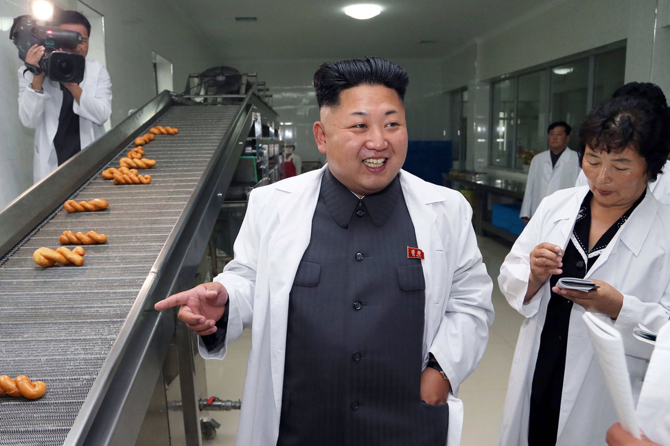 Időpont: augusztus 24.
                        Helyszín: Észak-Korea, a November 2-a gyár
                        A megtekintés tárgya: a hadsereg felszerelései
                        A megtekintő: Kim Dzsongun
                        A megtekintés célja: ismeretlen