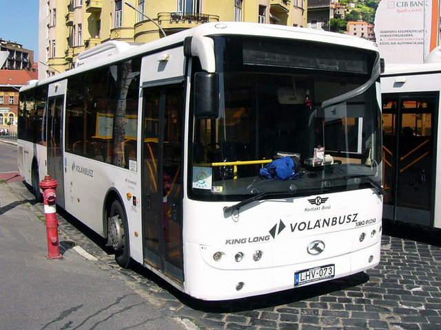 A Kontakt-busz egyik King Longja 2012-ben. Látványosan jobb állapotban vannak, mint „keleti” társai
                        