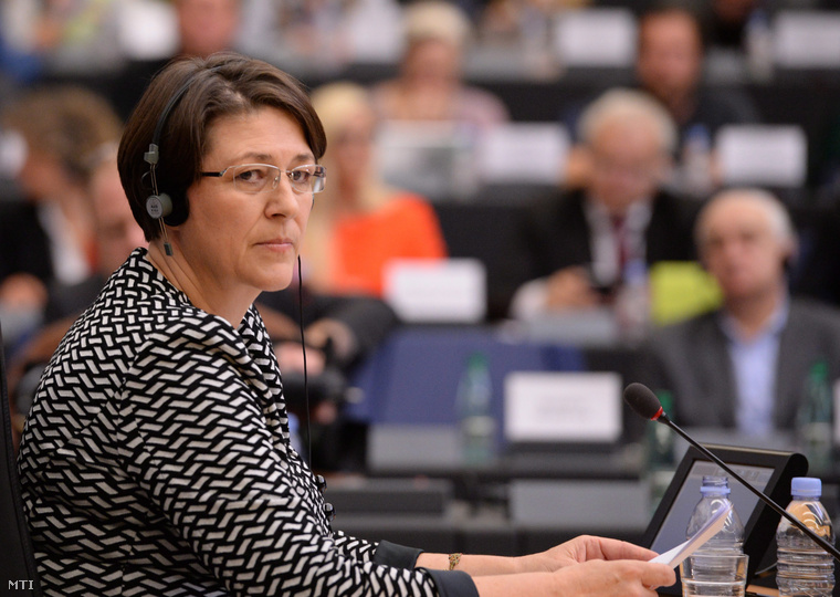 Violeta Bulc az Európai Bizottságnak a közlekedésért felelős szlovén jelöltje az Európai Parlament szakbizottsági meghallgatásán