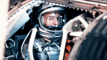 Az első amerikai űrhajós összevizelte magát