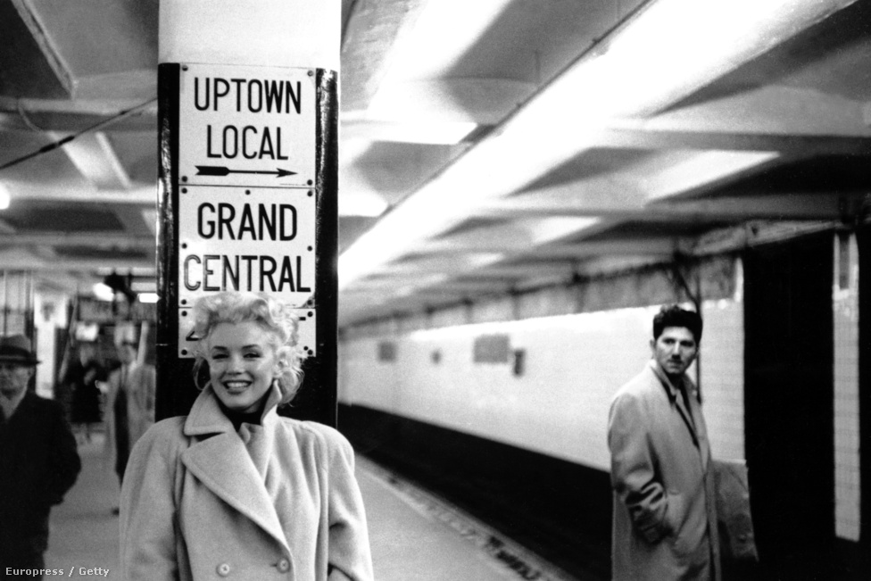 A legnagyobb sztár a leghíresebb állomáson: Marylin Monroe a Grand Centralon, vagyis a központi nagy pályaudvaron, ami nagyjából a budapesti Nyugatinak felel meg. Csak kicsit nagyobb, forgalmasabb, és évi 20 millió turista megy el megnézni. Hét metróvonal találkozik 
                        itt, plusz egy csomó vonat és busz.