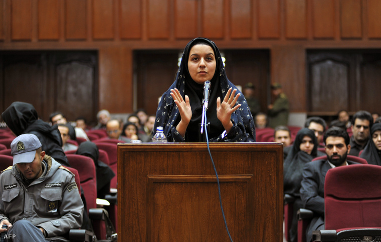 Rejhaneh Dzsabbarin 2008-ban a teheráni bíróságon