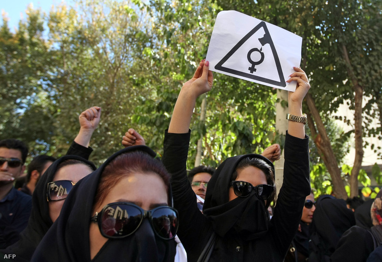 Iráni nők tiltakoznak a döntés ellen Iszfahánban