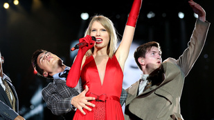 Taylor Swiftre verette a híradós, kollégája szemmel verte