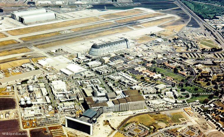 1024px-Aerial View of the NASA Ames Research Center - GPN-2000-0