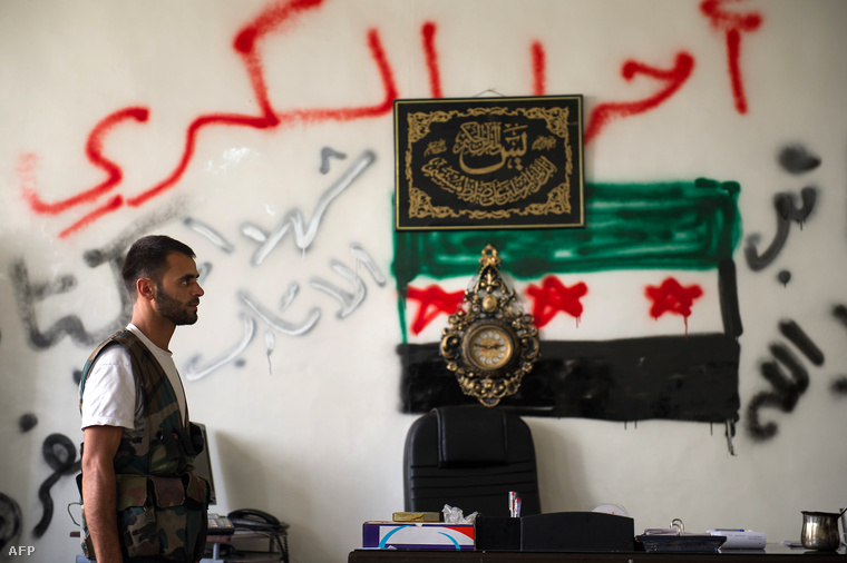A Független Szír Hadsereg "irodája" Atarebben