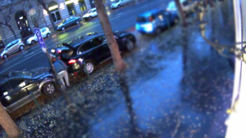 Térfigyelő kamera buktatta le a nagykörúti autók fosztogatóit