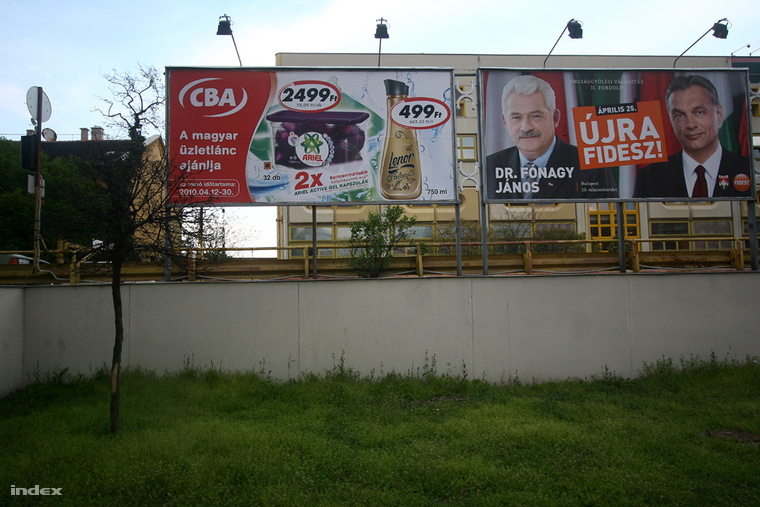 2010-es plakátok az áprilisi választások előtt