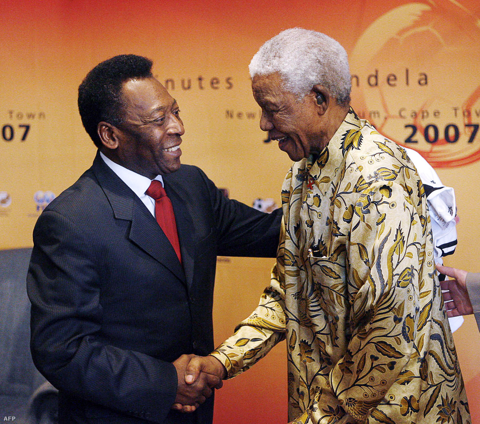 2007-ben találkozott Nelson Mandélával, a korábbi dél-afrikai vezető tiszteletére rendezett gálamérkőzésre érkezett. 