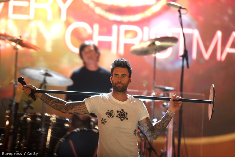 Adam Levine a Very Grammy Christmas nevű eseményen lép fel a Maroon 5-val