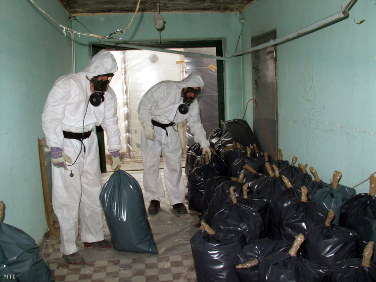 Azbesztmentesítés egy társasházban