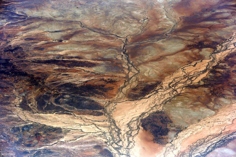Légifelvétel az ausztráliai Északi Terület tenger felé tartó folyóiról.