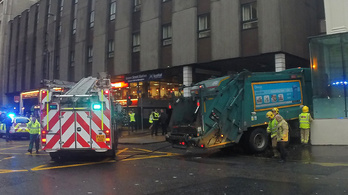 Kukásautó gázolt Glasgow-ban, hatan meghaltak