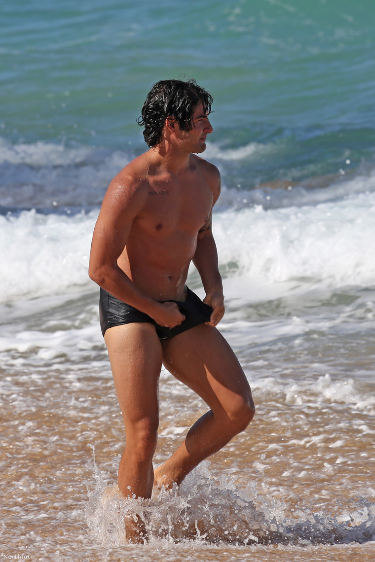 Alexandre Pato fürdik az óceánban