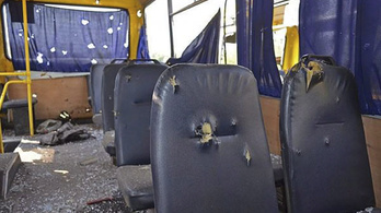 Tíz halott egy kilőtt buszban Donyecknél