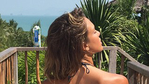 Jessica Alba bikiniben? Mi van?!