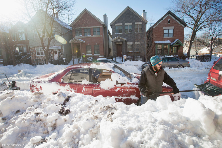 Chicagóban rekord mennyiségű hó esett.