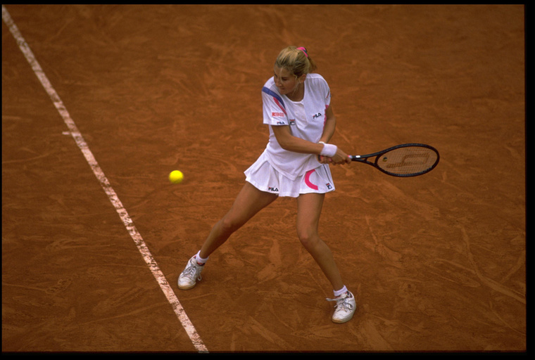 Nemrég vallotta be a magyar-jugoszláv-amerikai teniszezőnő, Szeles Mónika, hogy étkezési zavarral küzdött.