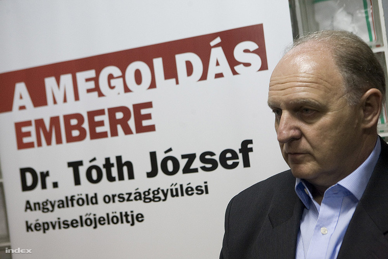 Tóth József, polgármester