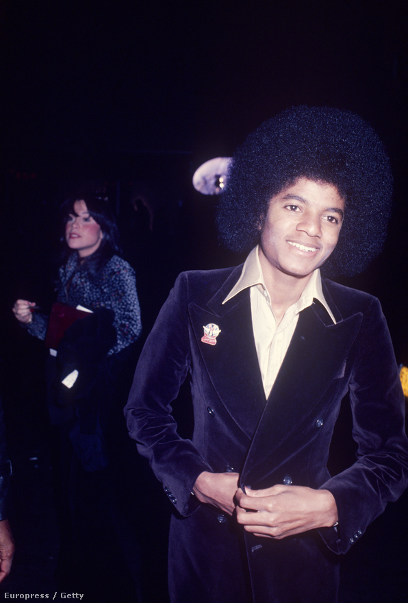 A Jackson 5 és a hatalmas szólókarrier között ácsingózó, bársonyzakós Michael Jackson az éjszakában