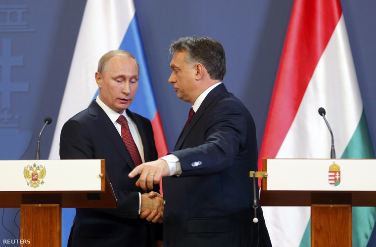 Putyin kezet fog Orbán Viktorral