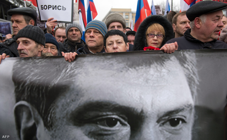 A Nyemcov halála után szervezett szimpátiatüntetés résztvevői