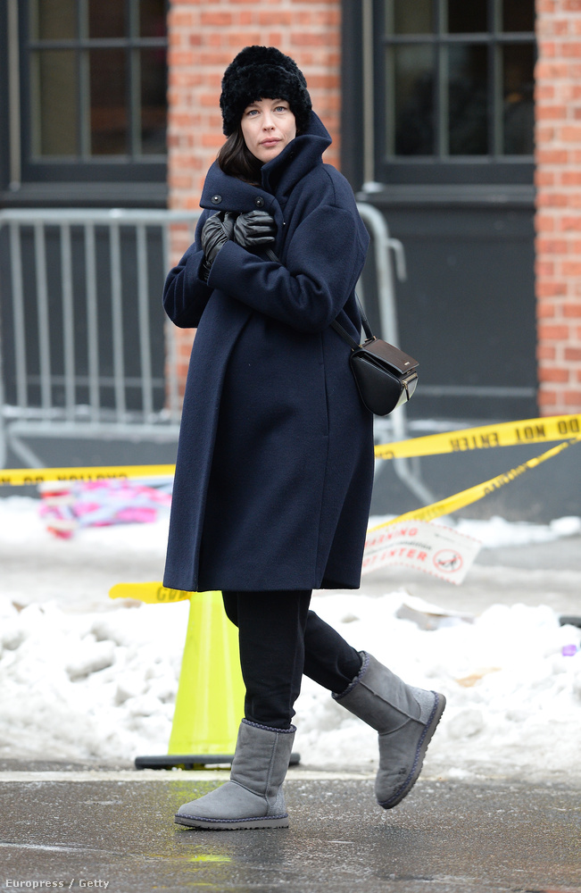 Liv Tyler is ugyanott fagyoskodott mint Julianne Moore, február 4-én.