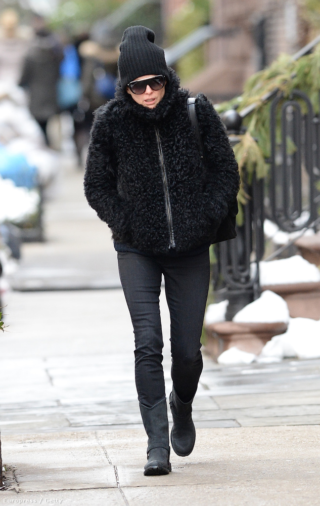 Julianne Moore február 2-án fázott ennyire New Yorkban.