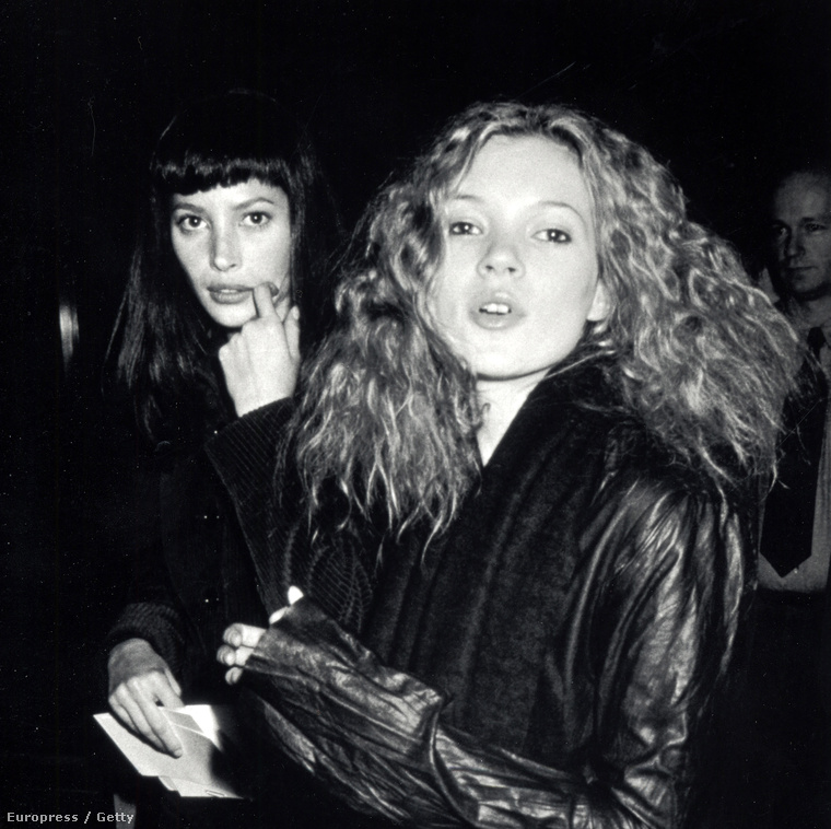 És végül még két klasszikus barát: Christy Turlington és Kate Moss