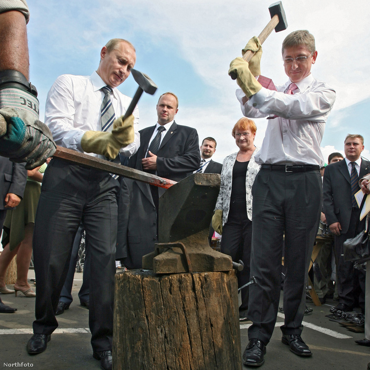 Gyurcsány Ferenc és Vlagyimir Putyin a szaranszki nemzeközi finnugor fesztivál megnyitóján, 2007. július 20-án.