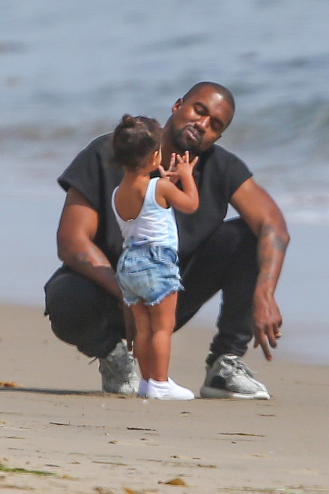 Kanye West, Kim Kardashian és kislányuk, North West vasárnap családi napot tartottak.&nbsp;
