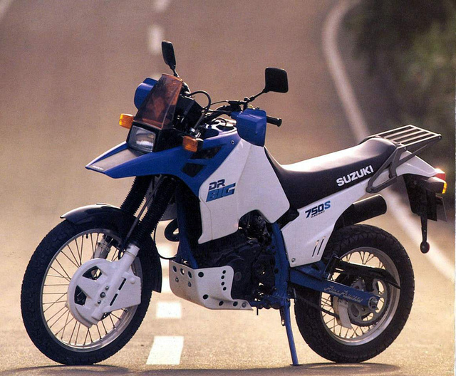 Suzuki DR750